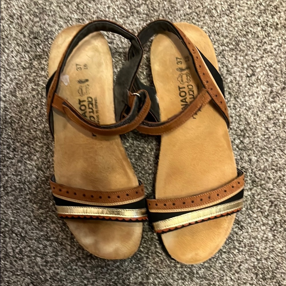 Naot Brown and Black Sandals